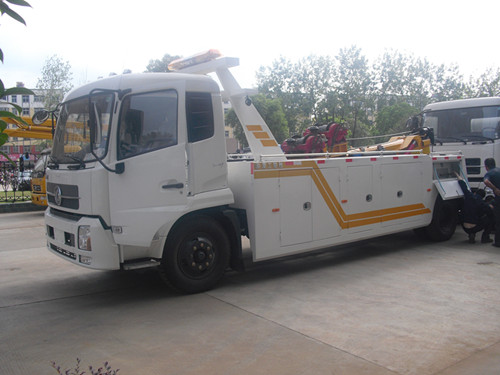 東風(fēng)天錦8噸拖吊聯(lián)體清障車（國(guó)四）